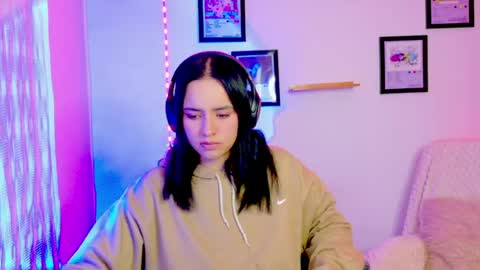 Emily Lindey online show from 6, 6, 2026