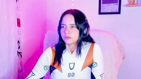 Emily Lindey online show from 14, 7, 2026
