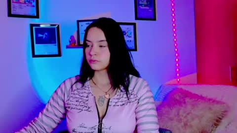 Emily Lindey online show from 23, 7, 2026