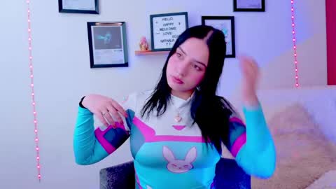 Emily Lindey online show from 26, 7, 2026