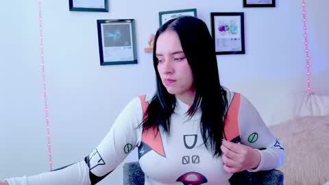 Emily Lindey online show from 27, 7, 2026