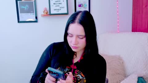 Emily Lindey online show from 28, 7, 2026