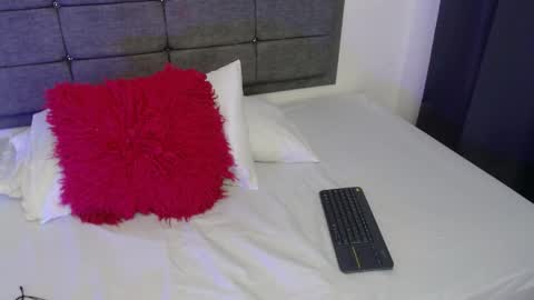 Snapshot of emily_milff chatting on 3, 6, 2026 emily_milff online show from 3, 6, 2026