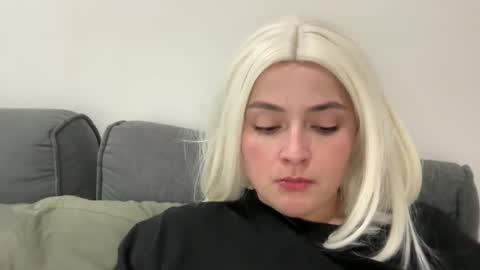 emily_morning_dew online show from 11, 11, 2025