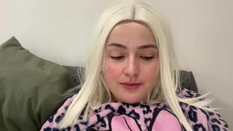 emily_morning_dew online show from 18, 11, 2025