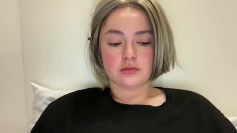 emily_morning_dew online show from 28, 4, 2026