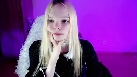 Snapshot of emily_nyaffe chatting on 23, 1, 2025 Lia online show from 23, 1, 2025