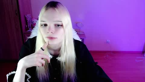 Snapshot of emily_nyaffe chatting on 26, 1, 2025 Lia online show from 26, 1, 2025