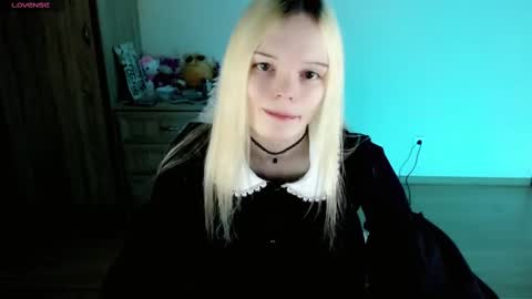 Snapshot of emily_nyaffe chatting on 9, 2, 2025 Lia online show from 9, 2, 2025