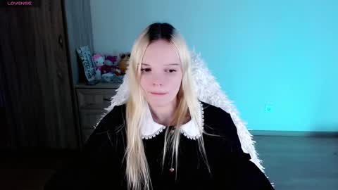 Snapshot of emily_nyaffe chatting on 11, 2, 2025 Lia online show from 11, 2, 2025