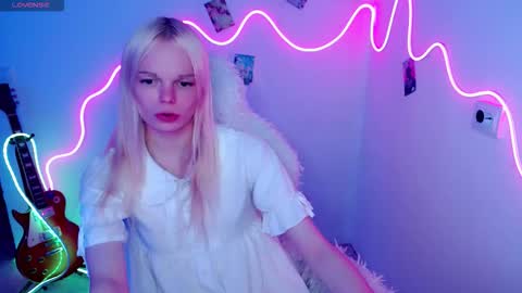 Snapshot of emily_nyaffe chatting on 24, 10, 2025 Lia online show from 24, 10, 2025