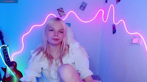 Snapshot of emily_nyaffe chatting on 30, 10, 2025 Lia online show from 30, 10, 2025