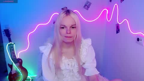 Snapshot of emily_nyaffe chatting on 10, 11, 2025 Lia online show from 10, 11, 2025