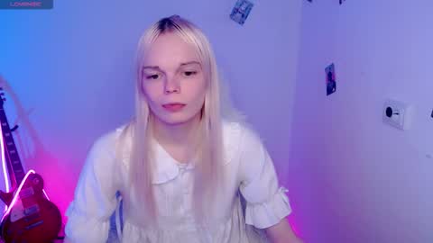 Snapshot of emily_nyaffe chatting on 25, 11, 2025 Lia online show from 25, 11, 2025