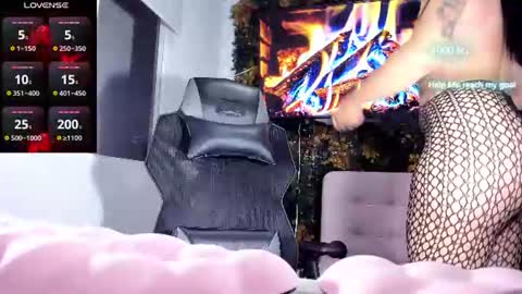 emily_palmeer online show from 13, 7, 2026