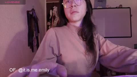 emily_pearl_ online show from 13, 7, 2026