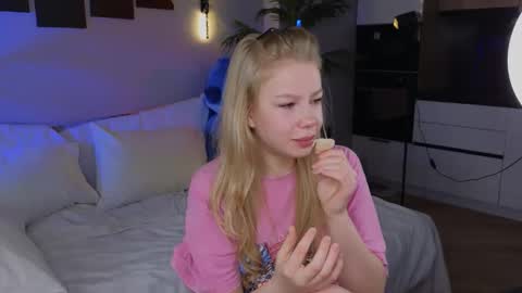 emily shepard online show from 22, 4, 2026