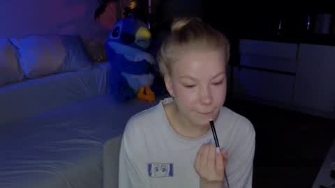 Snapshot of emily_shepard chatting on 14, 5, 2026 emily shepard online show from 14, 5, 2026