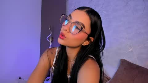 emily_tolson online show from 15, 4, 2026