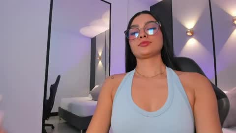 emily_tolson online show from 29, 4, 2026