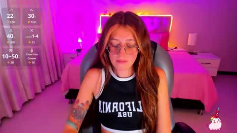 emily_warren__ online show from 8, 1, 2026