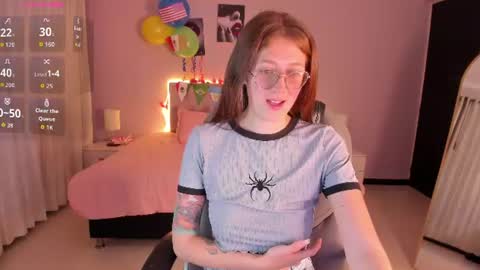 emily_warren__ online show from 17, 6, 2026