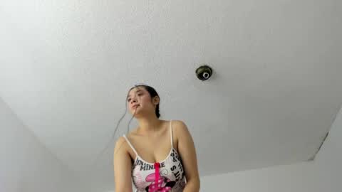 Emilyyy online show from 26, 4, 2026