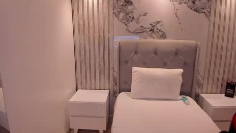  E M Y L Y  online show from 13, 3, 2026