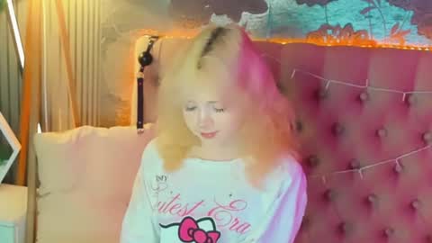 Snapshot of emilyangels chatting on 1, 7, 2026 Baby Emelli online show from 1, 7, 2026