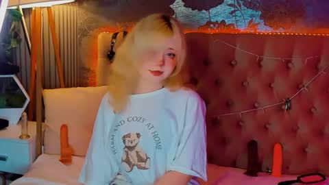 Snapshot of emilyangels chatting on 9, 7, 2026 Baby Emelli online show from 9, 7, 2026