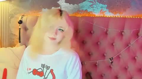 Snapshot of emilyangels chatting on 12, 7, 2026 Baby Emelli online show from 12, 7, 2026