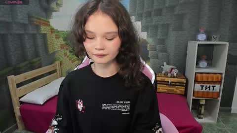 Emilyhaves online show from 27, 9, 2025