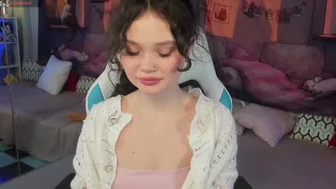 Emilyhaves online show from 8, 11, 2025