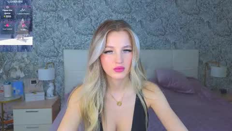 Snapshot of emilydancee chatting on 28, 2, 2025 emilydancee online show from 28, 2, 2025