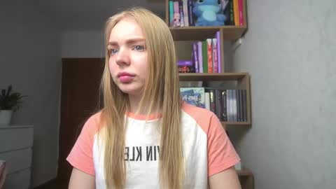 Snapshot of emilyemmi chatting on 25, 7, 2026 Emilyemmi online show from 25, 7, 2026
