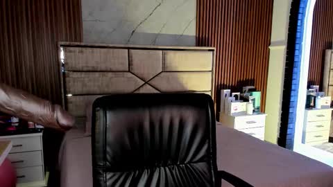 Emily Hendrix online show from 9, 10, 2025