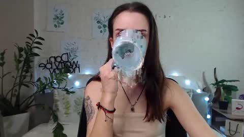 Emyli online show from 3, 2, 2025