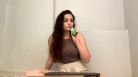 Emilly online show from 24, 4, 2026