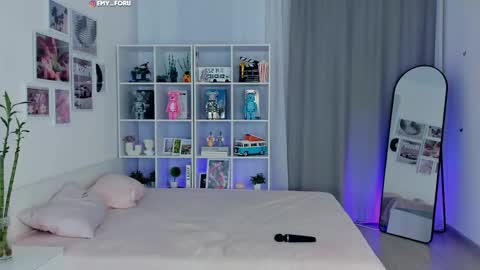 Hey i am  Emily     am -  pm online show from 19, 4, 2026