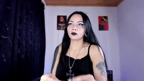 Snapshot of emilyrymer chatting on 1, 6, 2026 Emily Support me to have 100 likes plx online show from 1, 6, 2026