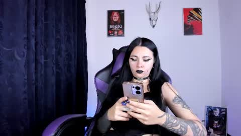  Emily Support me to have 100 likes plx online show from 22, 6, 2026