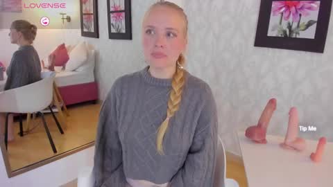 Snapshot of emilysumer chatting on 23, 2, 2025 Summer 3 online show from 23, 2, 2025