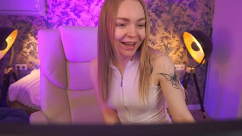  MY NAME IS Emily WELCOME EVERYONE I WILL BE HAPPY TO GIVE YOU WHAT YOU HAVE DREAMED OF FOR SO LONG online show from 24, 4, 2026