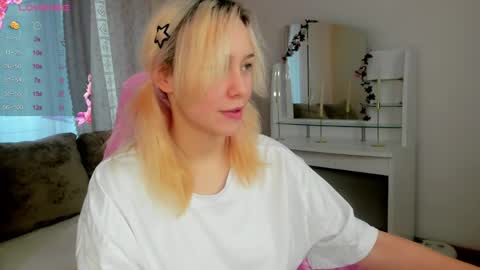 Snapshot of emilytrase chatting on 6, 5, 2026 Betty online show from 6, 5, 2026