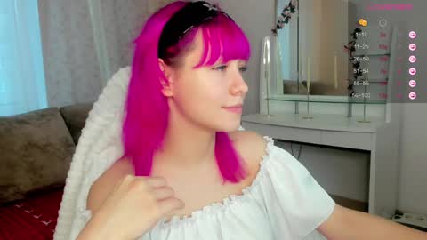 Snapshot of emilytrase chatting on 10, 5, 2026 Betty online show from 10, 5, 2026