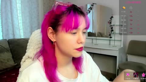 Snapshot of emilytrase chatting on 14, 5, 2026 Betty online show from 14, 5, 2026