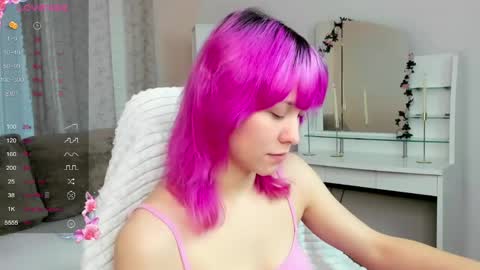 Snapshot of emilytrase chatting on 19, 5, 2026 Betty online show from 19, 5, 2026