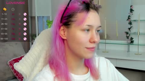 Snapshot of emilytrase chatting on 31, 5, 2026 Betty online show from 31, 5, 2026