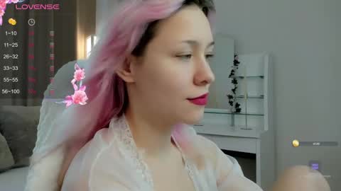 Snapshot of emilytrase chatting on 10, 6, 2026 Betty online show from 10, 6, 2026