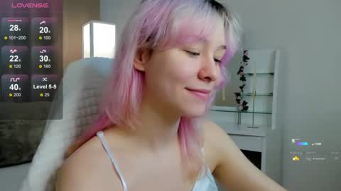 Snapshot of emilytrase chatting on 12, 6, 2026 Betty online show from 12, 6, 2026